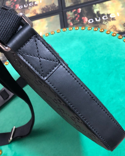 Gucci Gg Signature Messenger Bag 406410