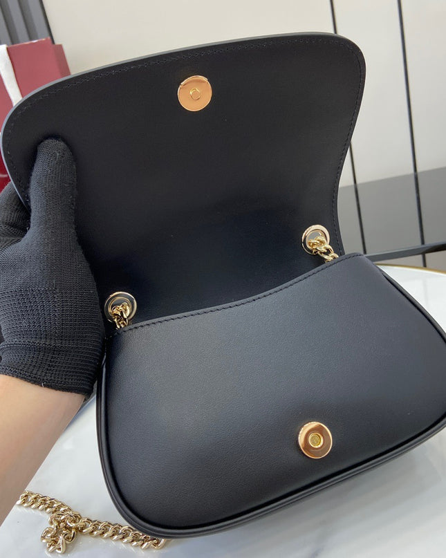 Gucci Blondie Compact Shoulder Bag 815711