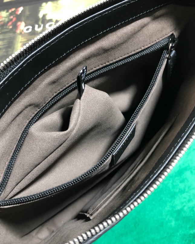 Gucci Gg Signature Messenger Bag 406410