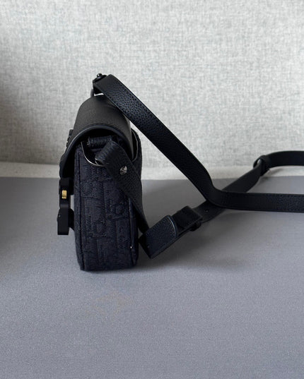 Christian Dior Messenger Bag 80219 - Black Grained Leather