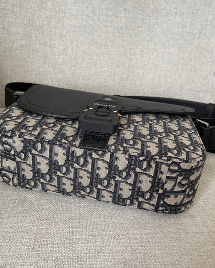 Dior Oblique Messenger Bag – Black Grained Leather