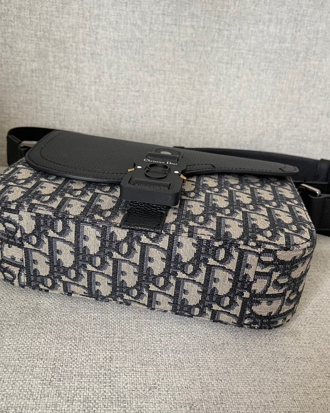 Dior Oblique Messenger Bag – Black Grained Leather