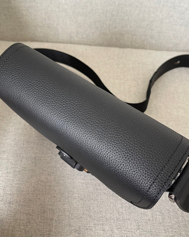 Dior Oblique Messenger Bag – Black Grained Leather