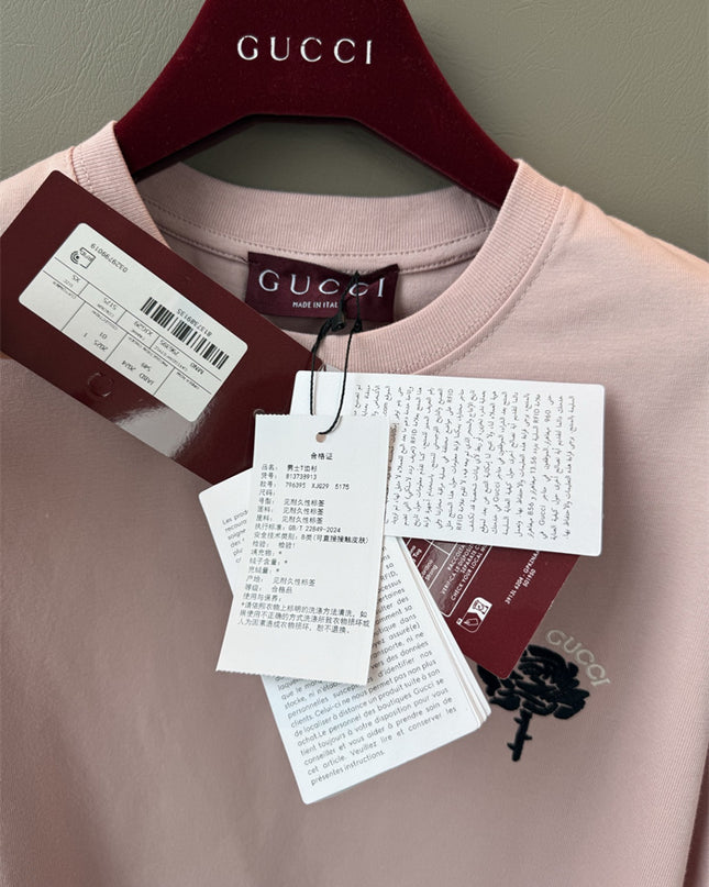 Gucci 2025SS Pink Rose Crest Embroidered T-Shirt – Top Version