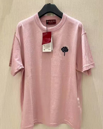 Gucci 2025SS Pink Rose Crest Embroidered T-Shirt – Top Version