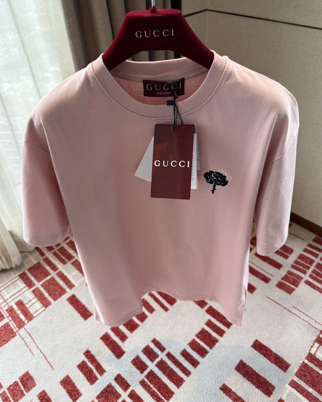 Gucci 2025SS Pink Rose Crest Embroidered T-Shirt – Top Version