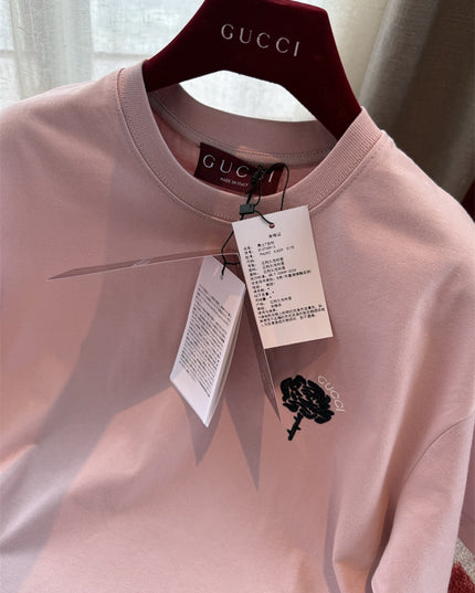 Gucci 2025SS Pink Rose Crest Embroidered T-Shirt – Top Version