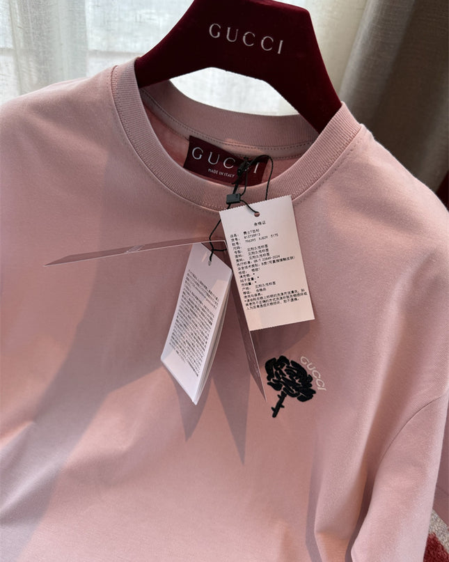 Gucci 2025SS Pink Rose Crest Embroidered T-Shirt – Top Version