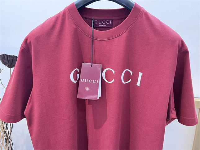 Gucci 2025ss Classic Burgundy Logo T-shirt – Top Version