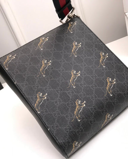 Gucci GG Supreme Messenger Bag – Black Tiger Print