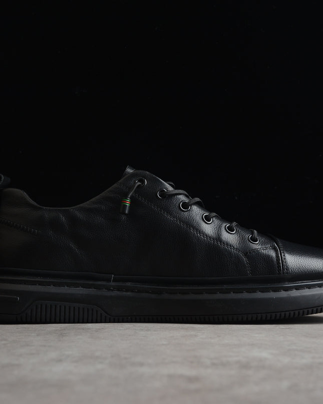 Gucci Black Bee Embroidered Low-Top Sneaker