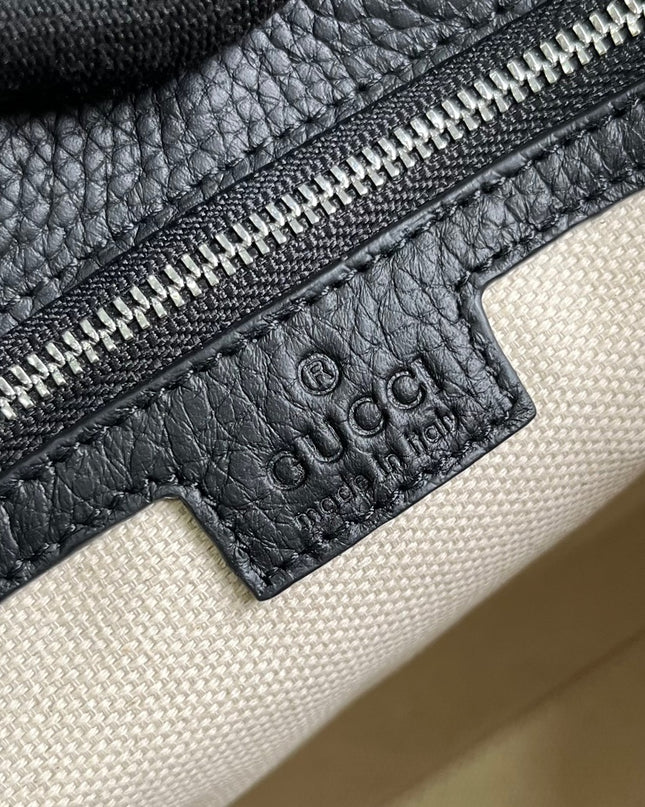 Gucci Jumbo GG Medium Messenger Bag 696009