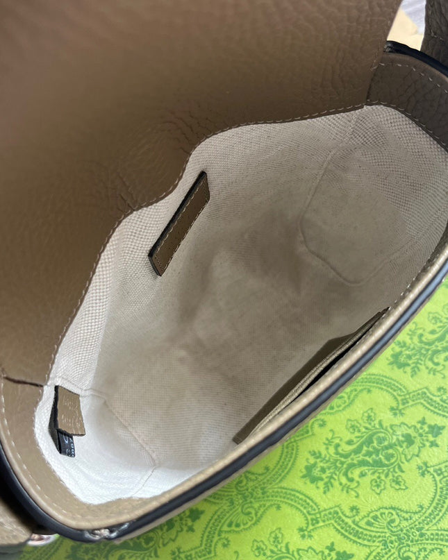 Gucci Jumbo GG Small Messenger Bag 760235