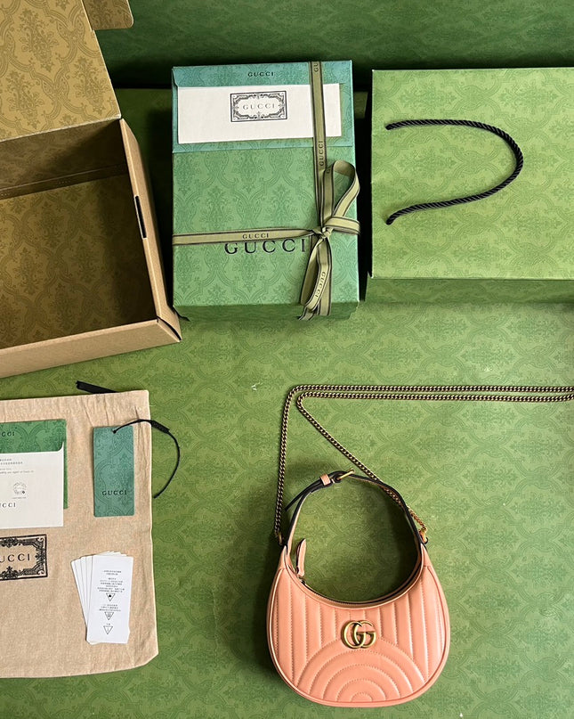 Gucci Marmont Matelassé Mini Bag ‎699514