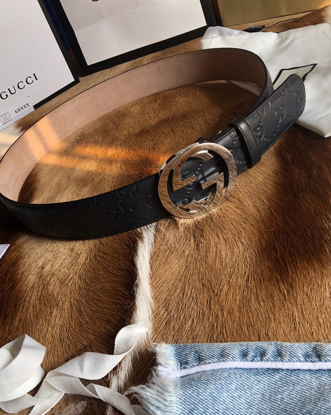 Gucci Men's Signature Leather Belt 411924