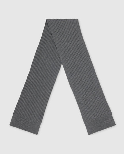 Gucci Ribbed Knit Wool Scarf with Leather Logo Tag – Grey