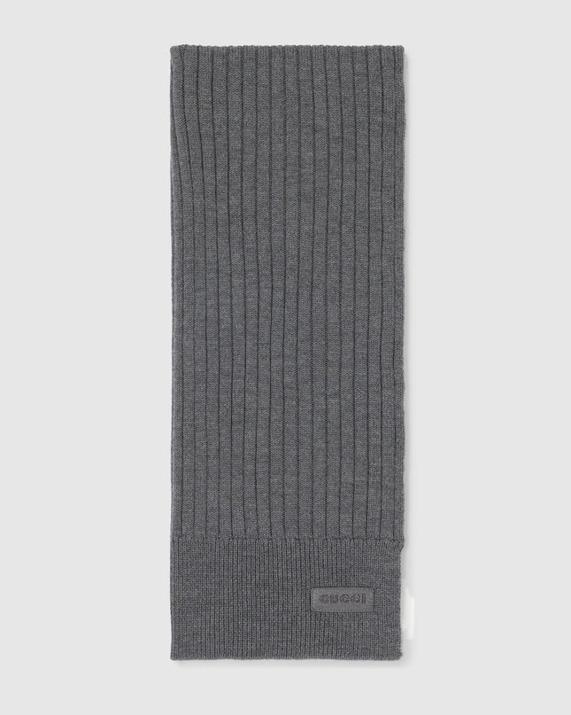 Gucci Ribbed Knit Wool Scarf with Leather Logo Tag – Grey