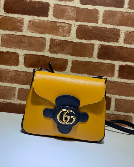 Gucci Small Messenger Bag 648934 – Smooth Leather with Double G Hardware