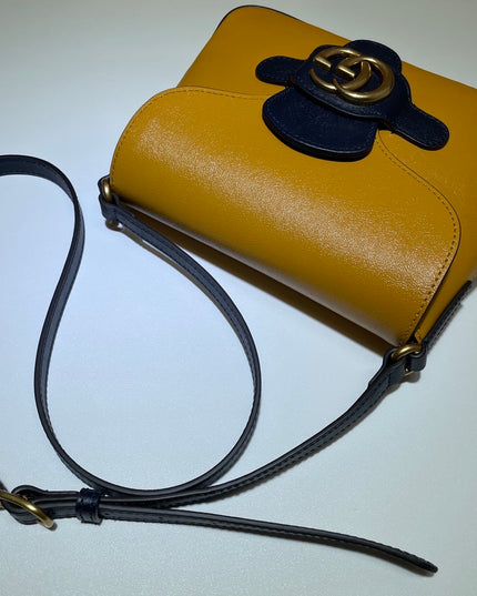 Gucci Small Messenger Bag 648934 – Smooth Leather with Double G Hardware