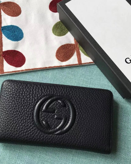 Gucci Soho Zip Wallet – Black Pebbled Leather with Tassel