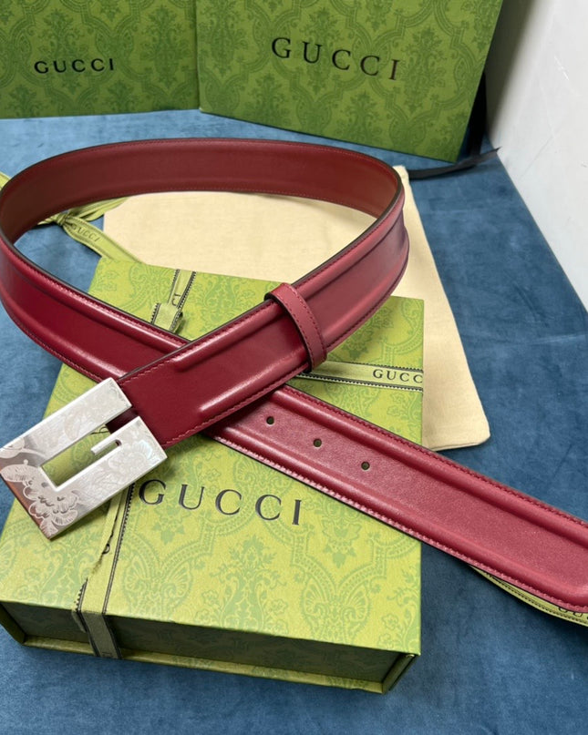 Gucci Thin Belt – Black Leather with Engraved Square G Buckle