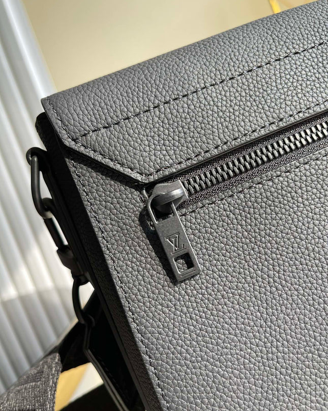 Louis Vuitton Aerogram Messenger Bag M57080