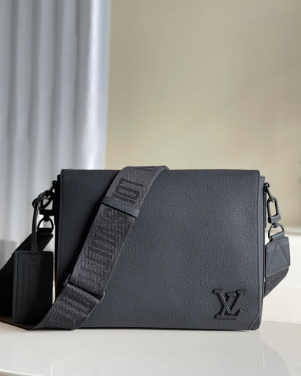 Louis Vuitton Aerogram Messenger Bag M57080