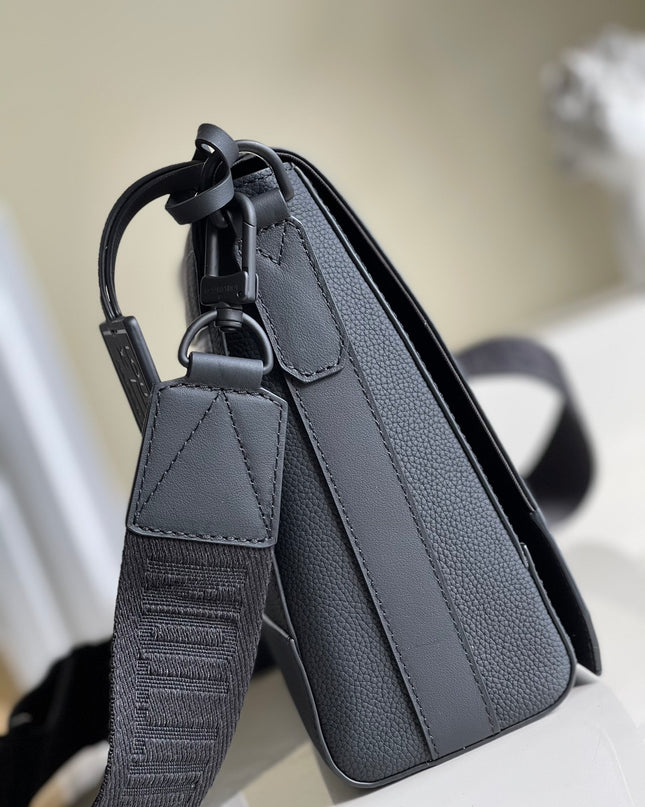 Louis Vuitton Aerogram Messenger Bag M57080