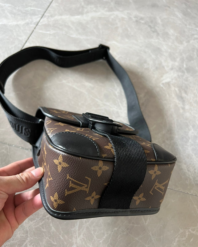 Louis Vuitton S Lock Vertical Wearable Wallet – Classic Monogram Canvas