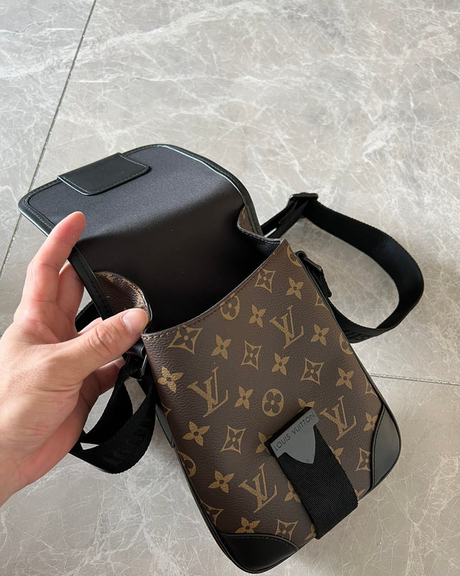 Louis Vuitton S Lock Vertical Wearable Wallet – Classic Monogram Canvas
