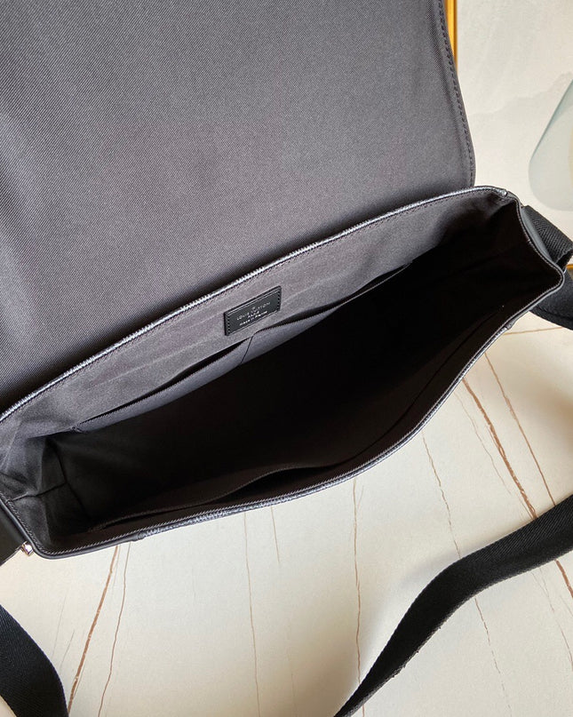 Louis Vuitton District MM Messenger Bag N41029