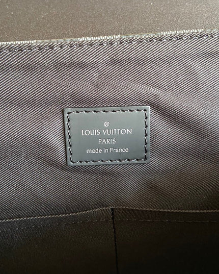 Louis Vuitton District MM Messenger Bag N41029