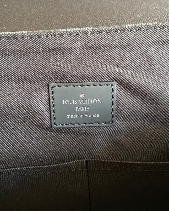 Louis Vuitton District MM Messenger Bag N41029