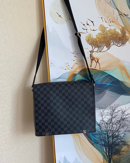 Louis Vuitton District MM Messenger Bag N41029