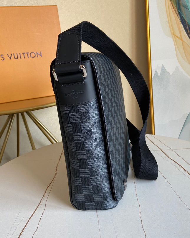 Louis Vuitton District MM Messenger Bag N41029