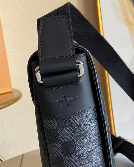 Louis Vuitton District MM Messenger Bag N41029