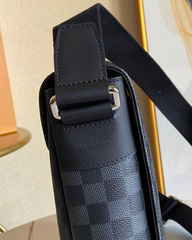 Louis Vuitton District MM Messenger Bag N41029