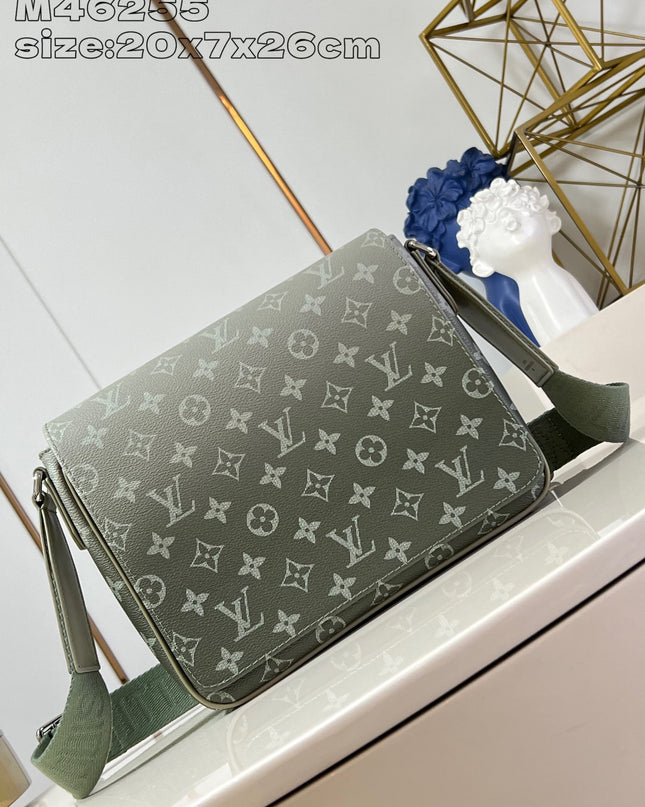 Louis Vuitton District PM Messenger Bag M11593