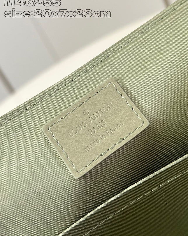 Louis Vuitton District PM Messenger Bag M11593