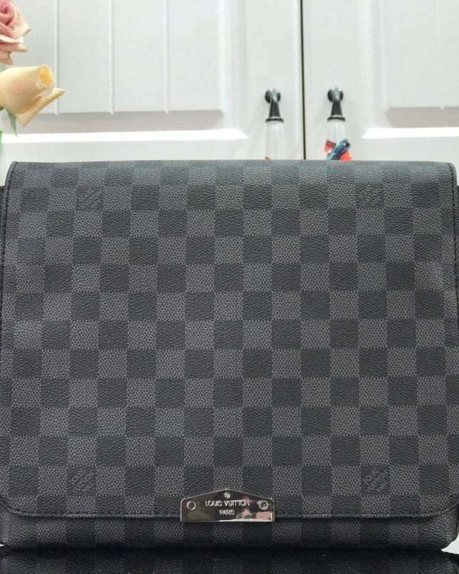 Louis Vuitton District PM Messenger Bag N40349