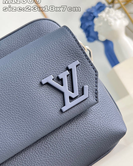 Louis Vuitton Fastline Messenger Bag M11600