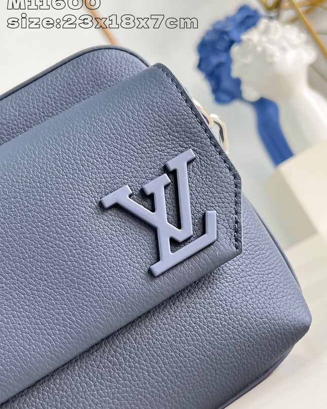 Louis Vuitton Fastline Messenger Bag M11600