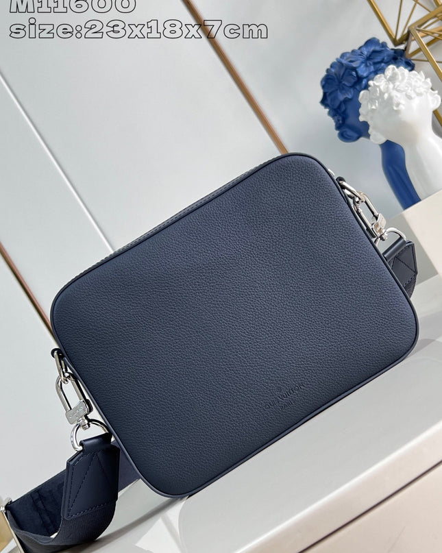 Louis Vuitton Fastline Messenger Bag M11600