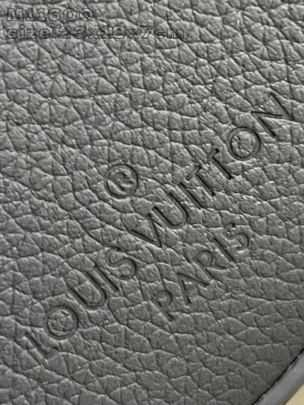 Louis Vuitton Fastline Messenger Bag M11600