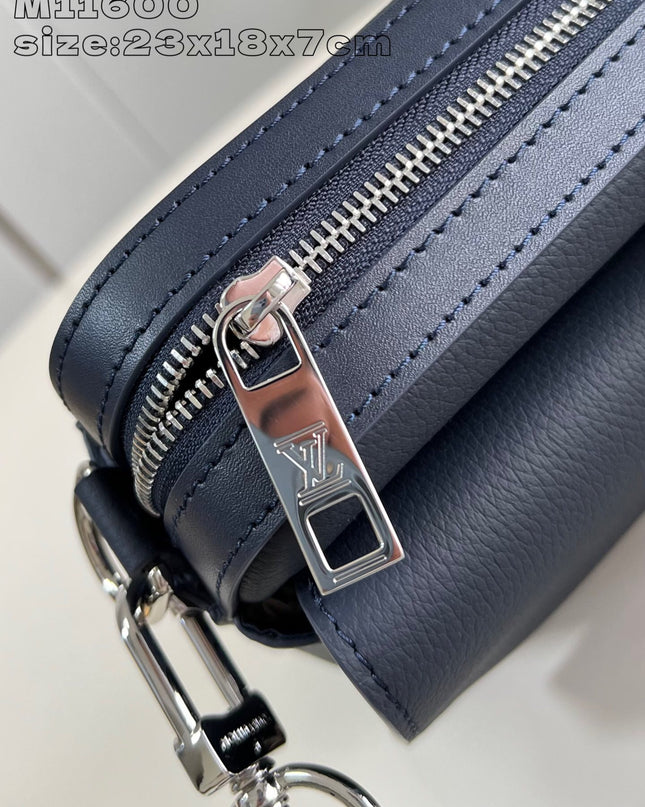 Louis Vuitton Fastline Messenger Bag M11600