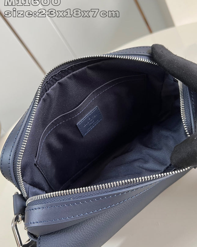 Louis Vuitton Fastline Messenger Bag M11600