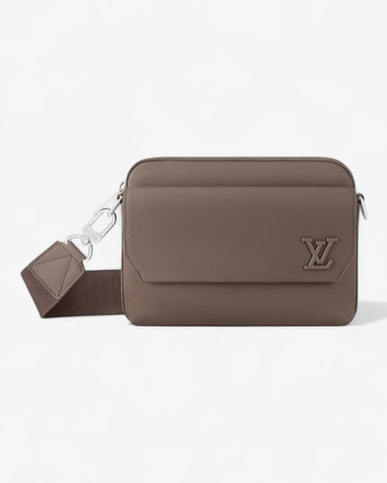Louis Vuitton Messenger Bag M11626 - Grained Cowhide Leather