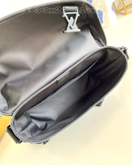 Louis Vuitton Messenger Voyager Pm Bag M25121