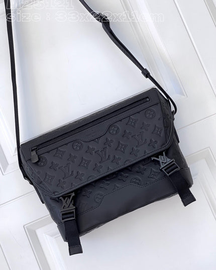 Louis Vuitton Messenger Voyager Pm Bag M25121