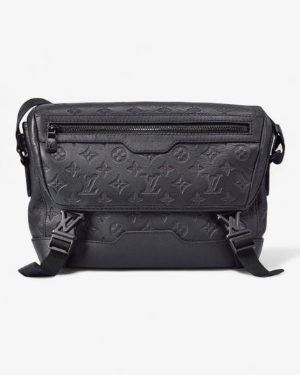 Louis Vuitton Messenger Voyager Pm Bag M25121